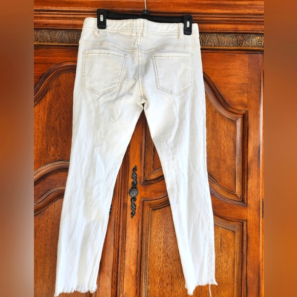 Free People cropped skinny jean creme/white color sz. 28 - Picture 3 of 3